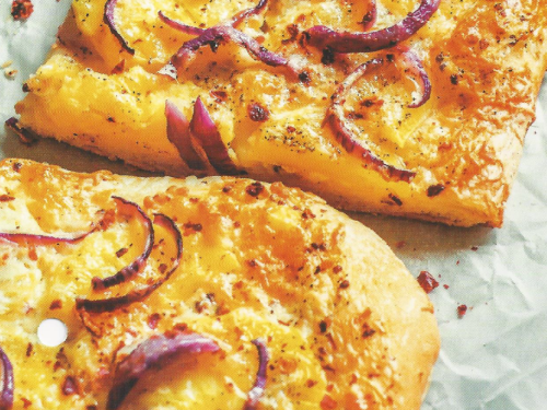 Dinnele mit Kartoffeln - bekannt als schwäbische Pizza